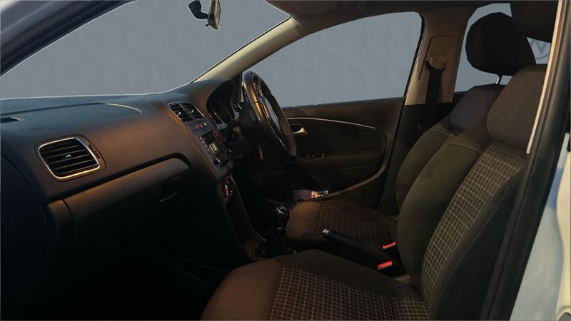 Used Volkswagen Polo 2017 for sale - 76766992: Photo 2