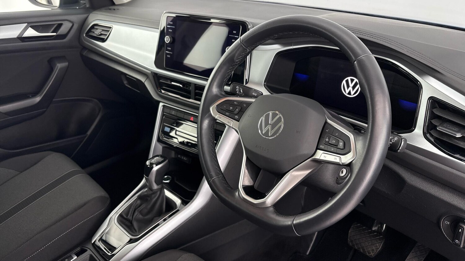 Used Volkswagen T-Roc 2023 for sale - 77506143: Photo 6