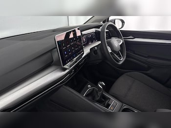 Used Volkswagen Golf 2024 for sale - 77301153: Photo