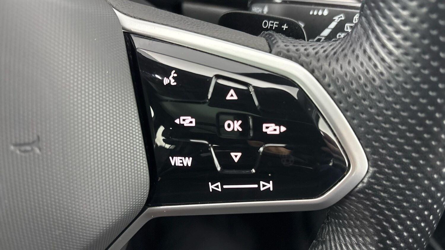 Used Volkswagen T-Roc 2022 for sale - 77745205: Photo 24