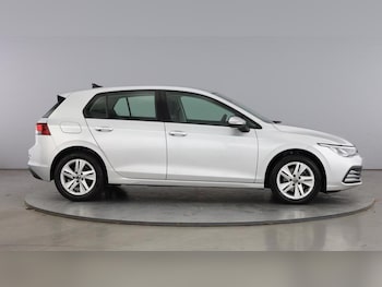 Used Volkswagen Golf 2024 for sale - 77113047: Photo