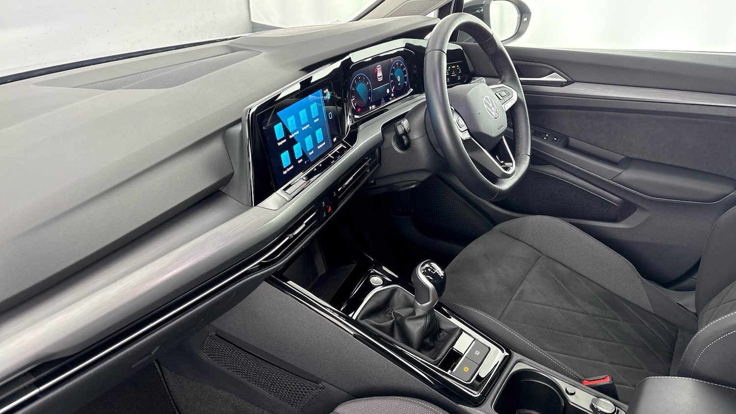 Used Volkswagen Golf 2023 for sale - 77602582: Photo 2