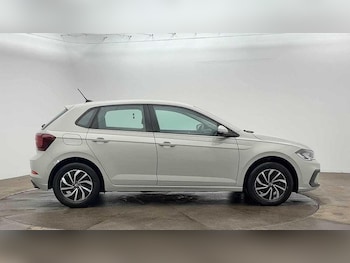 Used Volkswagen Polo 2023 for sale - 76302805: Photo
