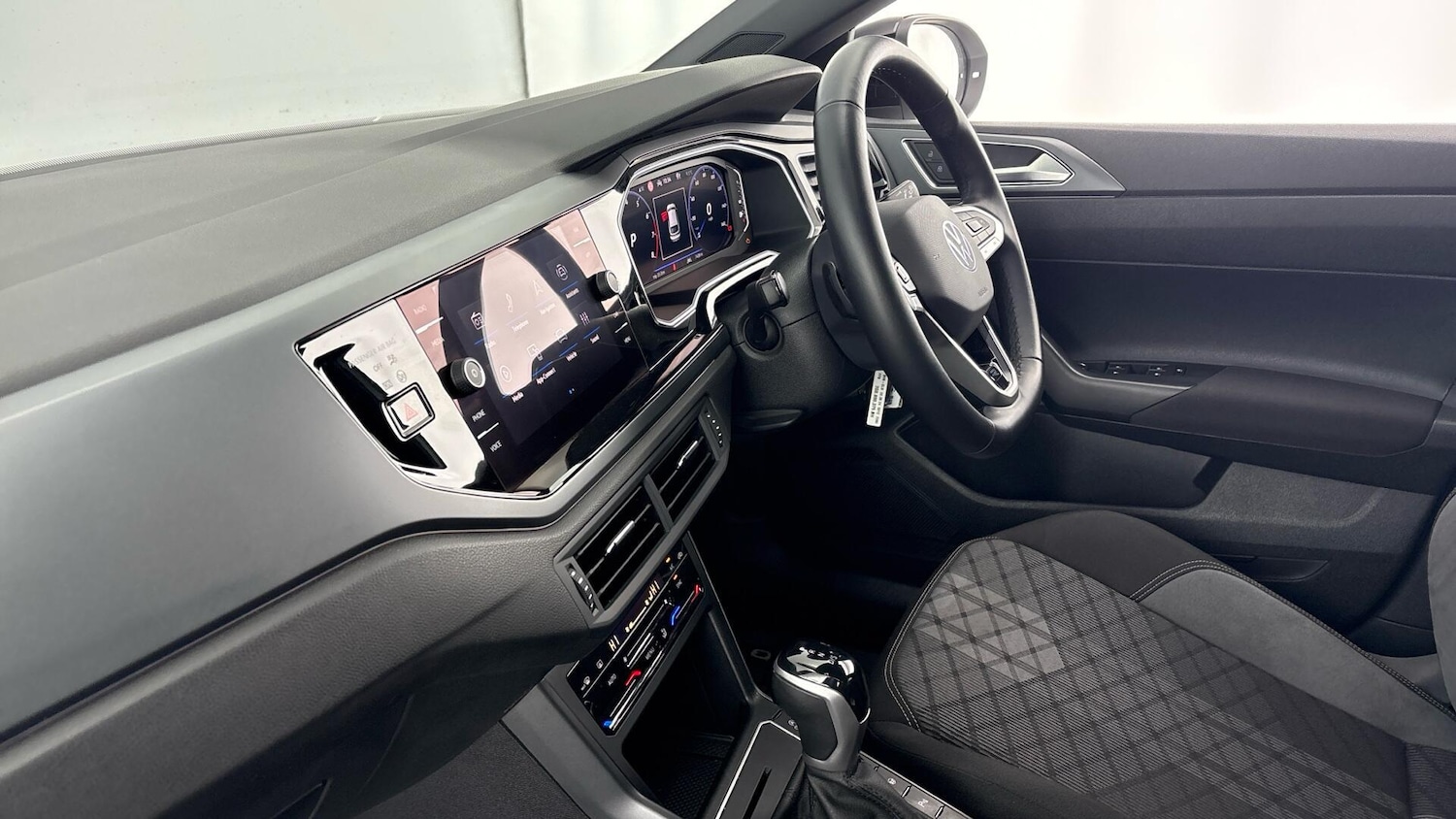 Used Volkswagen Taigo 2025 for sale - 77515696: Photo 2