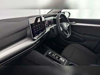 Used Volkswagen Golf 2024 for sale - 77743419: Photo