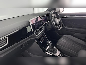 Used Volkswagen T-Roc 2024 for sale - 76332593: Photo