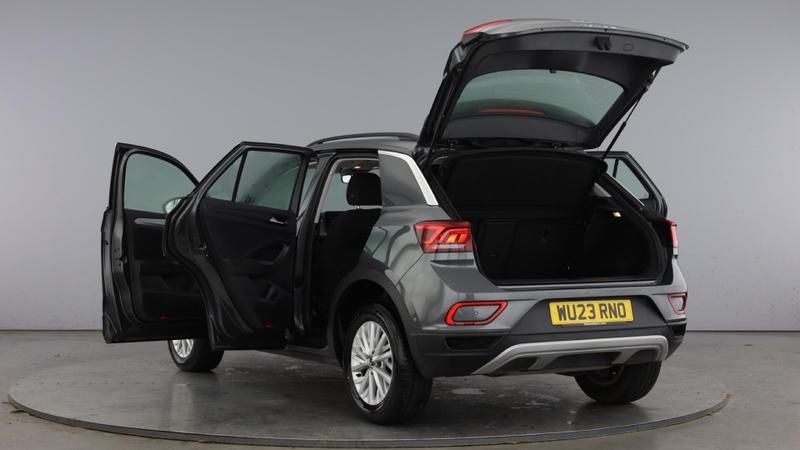 Used Volkswagen T-Roc 2023 for sale - 76534427: Photo 11