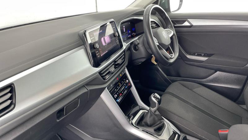 Used Volkswagen T-Roc 2023 for sale - 76534427: Photo 2