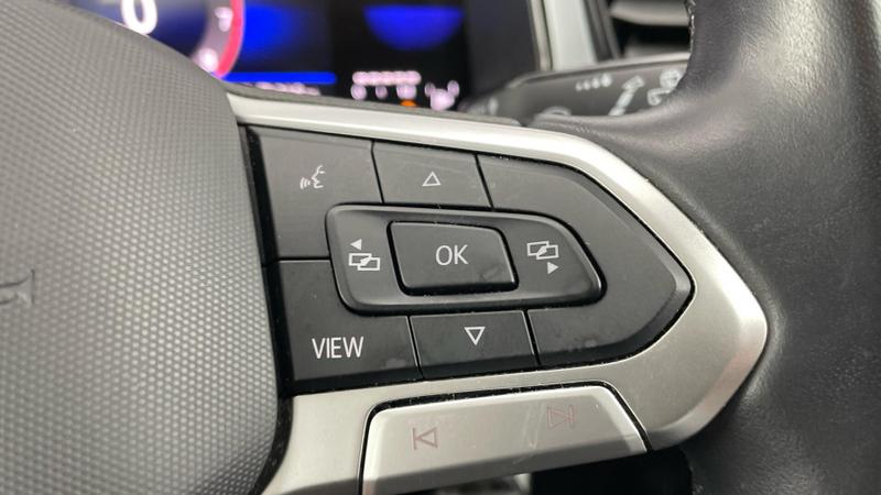 Used Volkswagen T-Roc 2023 for sale - 76534427: Photo 24