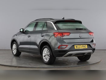 Used Volkswagen T-Roc 2023 for sale - 76534427: Photo