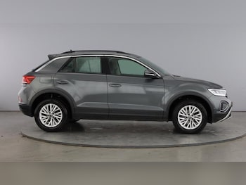 Used Volkswagen T-Roc 2023 for sale - 76534427: Photo