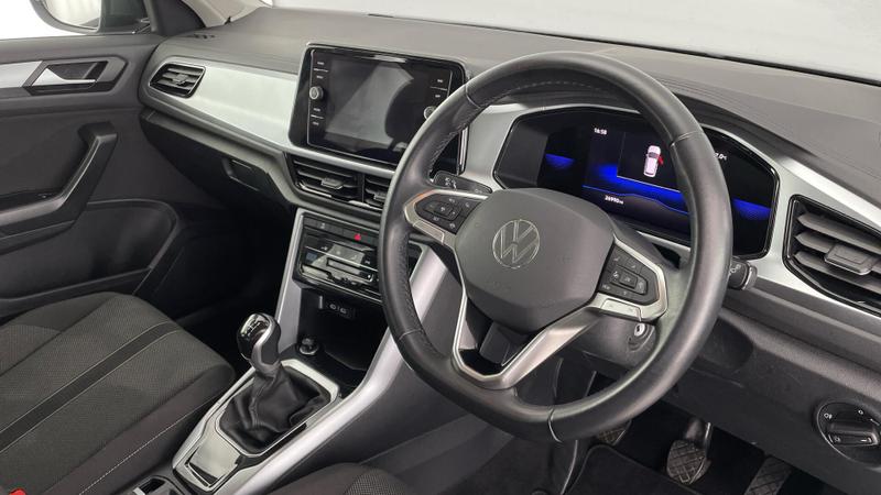 Used Volkswagen T-Roc 2023 for sale - 76534427: Photo 6