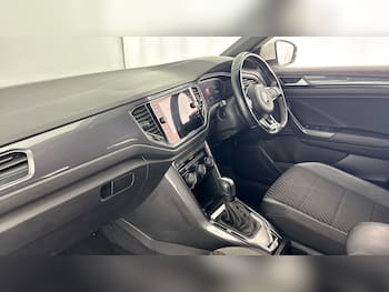Used Volkswagen T-Roc 2020 for sale - 79732312: Photo