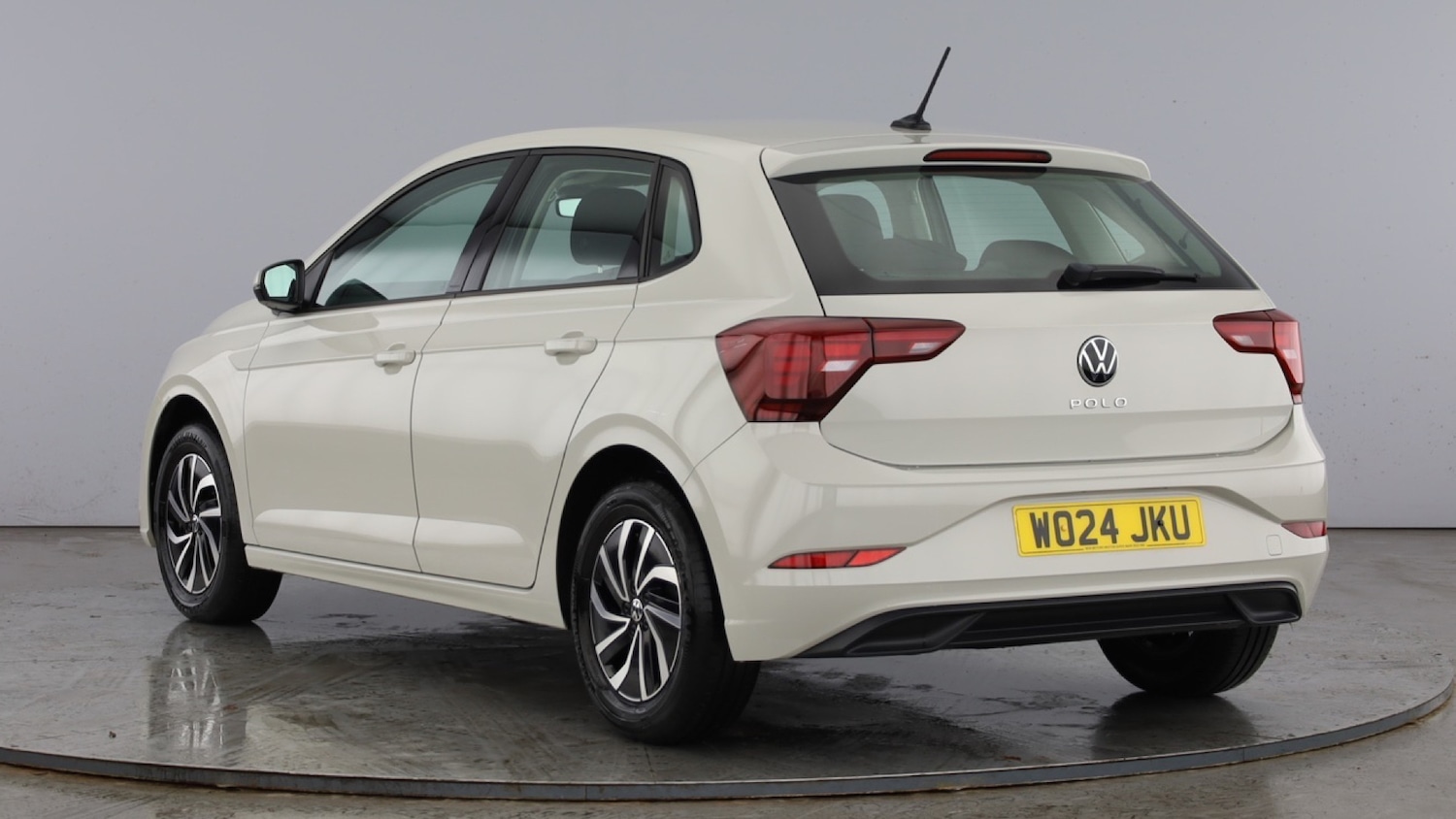 Used Volkswagen Polo 2024 for sale - 77662705: Photo 3