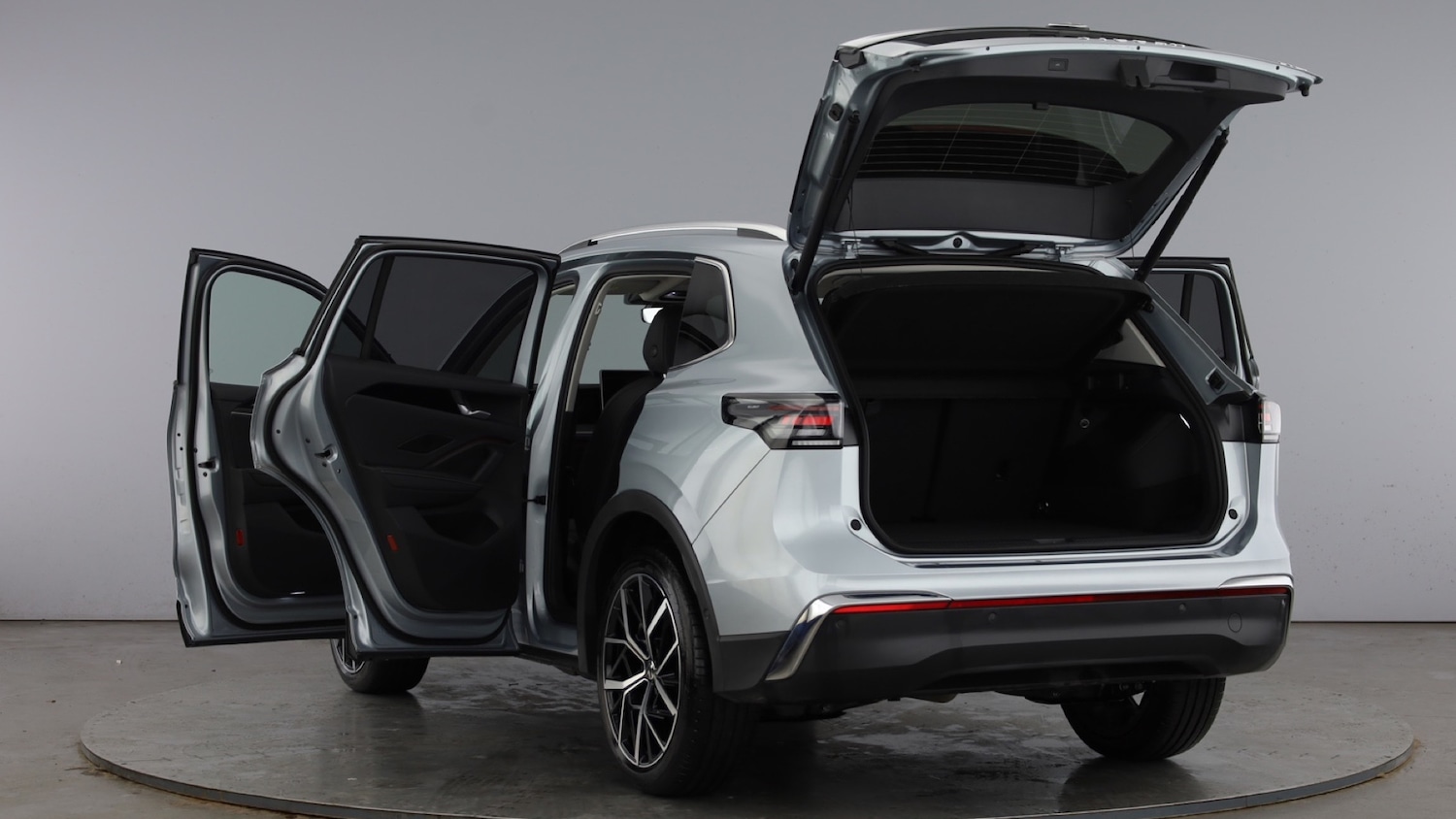 Used Volkswagen Tiguan 2025 for sale - 77635535: Photo 12