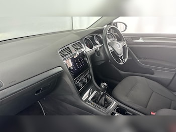 Used Volkswagen Golf 2021 for sale - 78424174: Photo