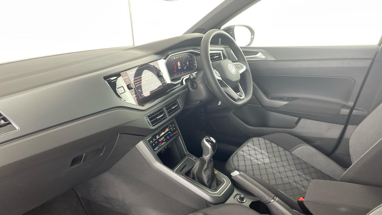 Used Volkswagen Taigo 2025 for sale - 77602995: Photo 2