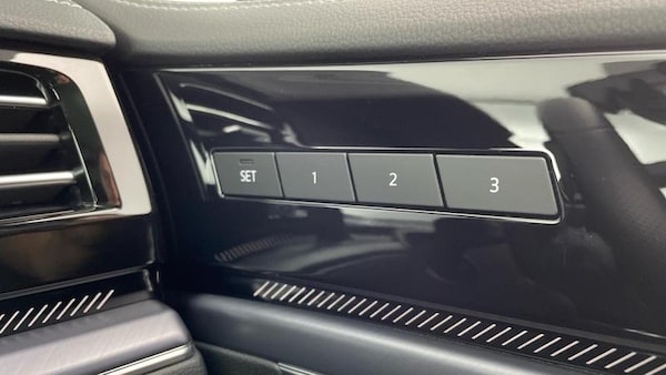 Used Volkswagen Touareg 2025 for sale - 75608035: Photo 24
