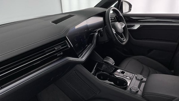 Used Volkswagen Touareg 2025 for sale - 75608035: Photo 2