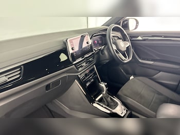 Used Volkswagen T-Roc 2023 for sale - 78896070: Photo