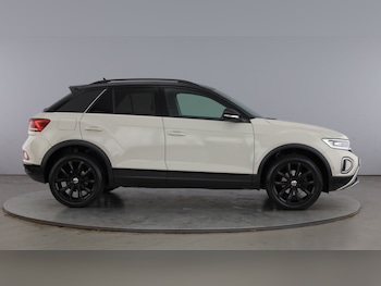 Used Volkswagen T-Roc 2023 for sale - 78896070: Photo