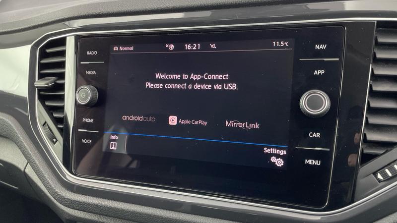 Used Volkswagen T-Roc 2020 for sale - 76332600: Photo 16