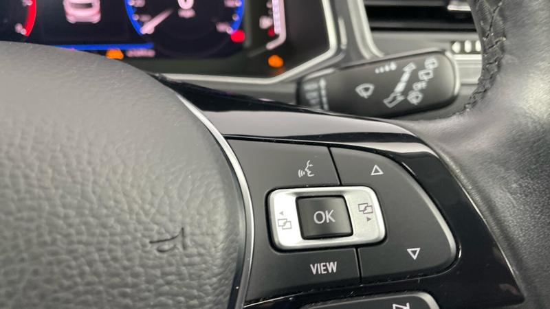 Used Volkswagen T-Roc 2020 for sale - 76332600: Photo 24