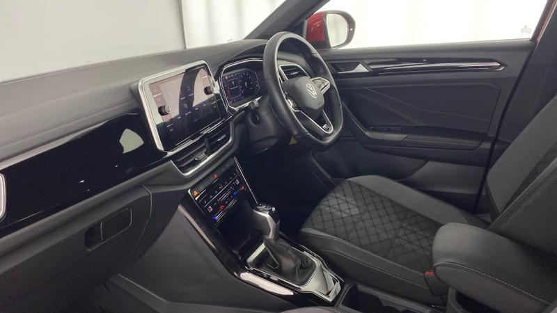 Used Volkswagen T-Roc 2023 for sale - 76766987: Photo 2