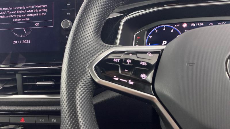 Used Volkswagen T-Roc 2023 for sale - 76766987: Photo 24