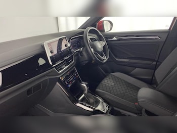 Used Volkswagen T-Roc 2023 for sale - 76766987: Photo