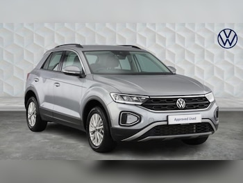 Used Volkswagen T-Roc 2023 for sale - 77476876: Photo