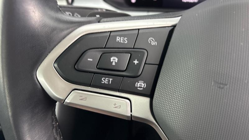 Used Volkswagen T-Roc 2023 for sale - 77476876: Photo 23