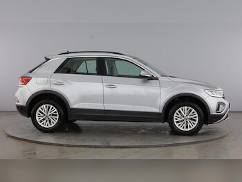 Used Volkswagen T-Roc 2023 for sale - 77476876: Photo