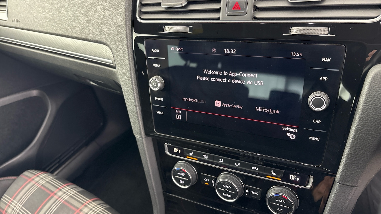 Used Volkswagen Golf 2018 for sale - 78135108: Photo 17