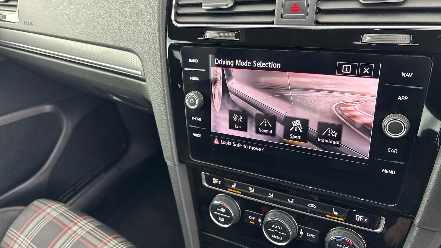 Used Volkswagen Golf 2018 for sale - 78135108: Photo 23