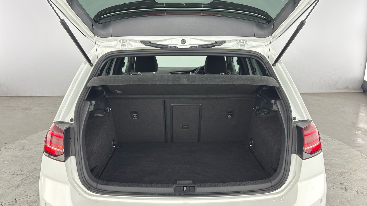 Used Volkswagen Golf 2018 for sale - 78135108: Photo 34