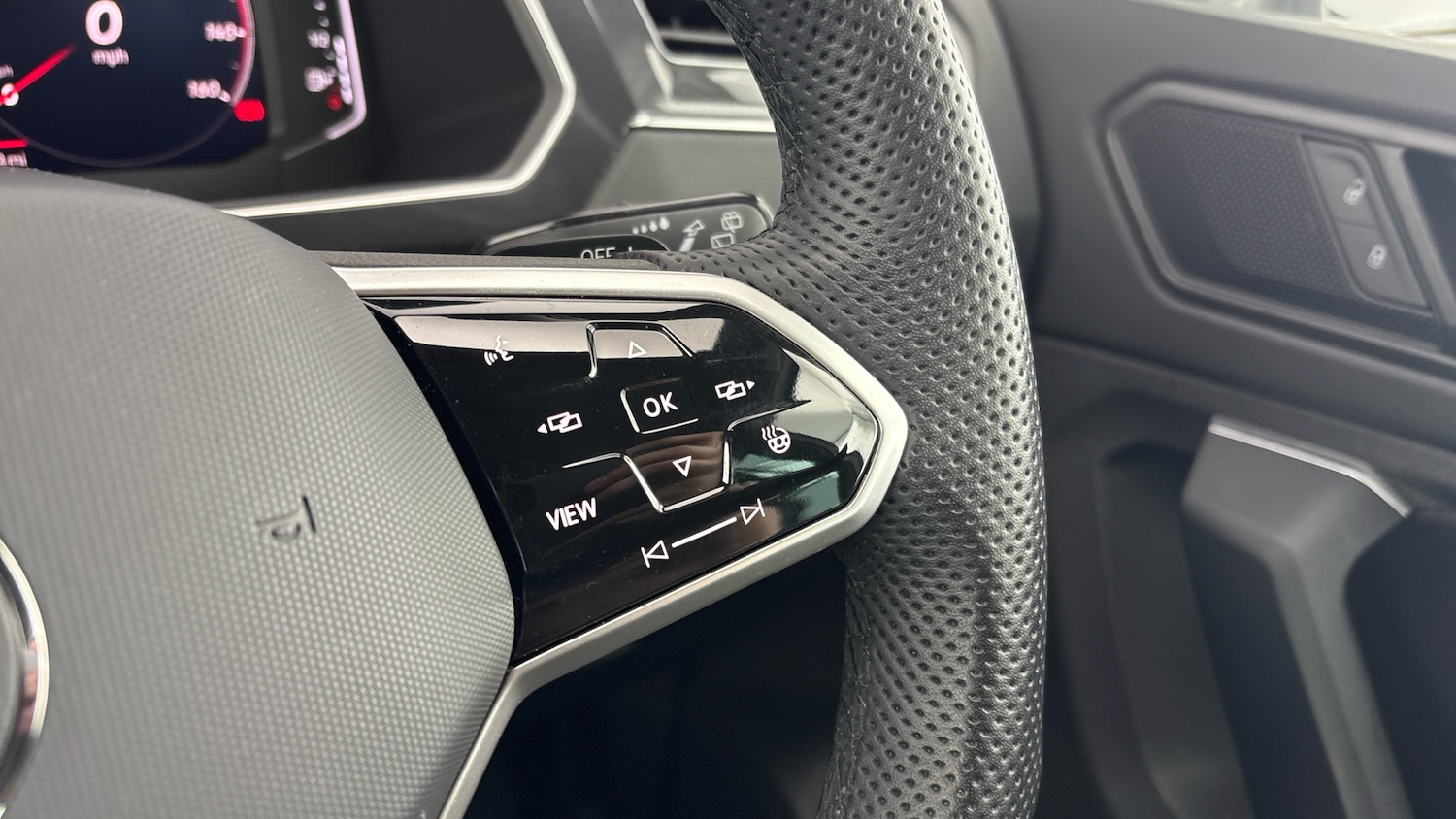 Used Volkswagen Tiguan 2023 for sale - 77676466: Photo 32