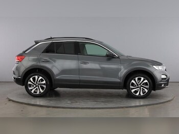 Used Volkswagen T-Roc 2022 for sale - 76362992: Photo