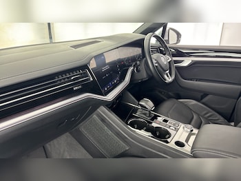 Used Volkswagen Touareg 2020 for sale - 78896068: Photo