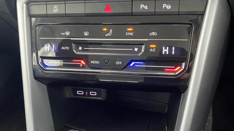 Used Volkswagen T-Roc 2022 for sale - 76664850: Photo 25