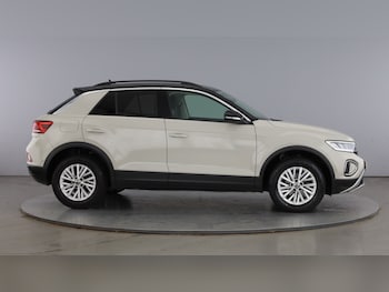 Used Volkswagen T-Roc 2024 for sale - 78896063: Photo