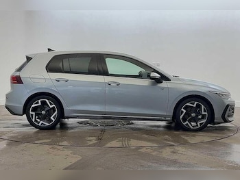 Used Volkswagen Golf 2025 for sale - 77393832: Photo