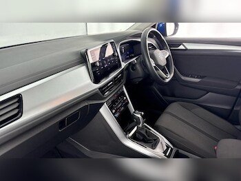 Used Volkswagen T-Roc 2023 for sale - 77233695: Photo