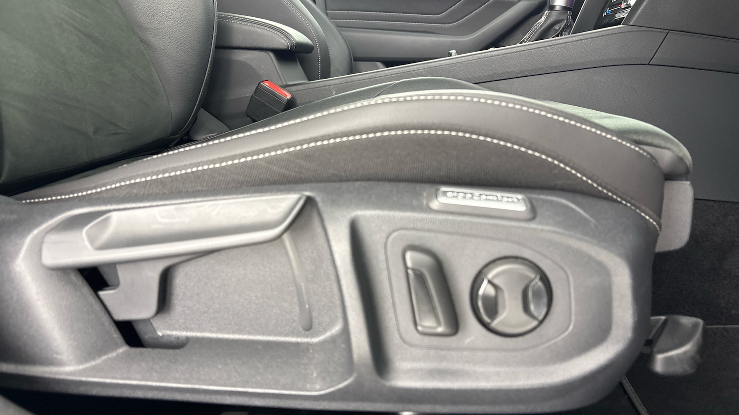 Used Volkswagen Arteon 2024 for sale - 77602673: Photo 24