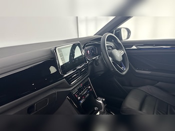 Used Volkswagen T-Roc 2023 for sale - 78736411: Photo