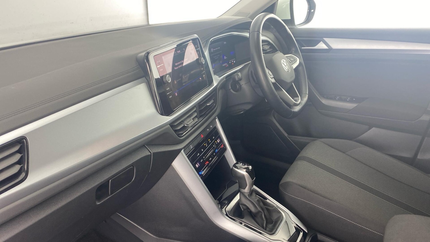 Used Volkswagen T-Roc 2022 for sale - 77603010: Photo 2