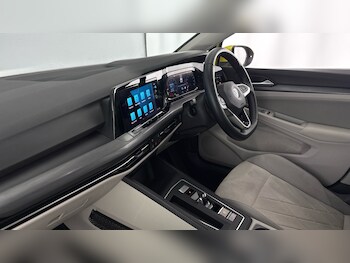 Used Volkswagen Golf 2022 for sale - 77662703: Photo