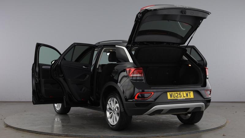 Used Volkswagen T-Roc 2025 for sale - 75604520: Photo 11