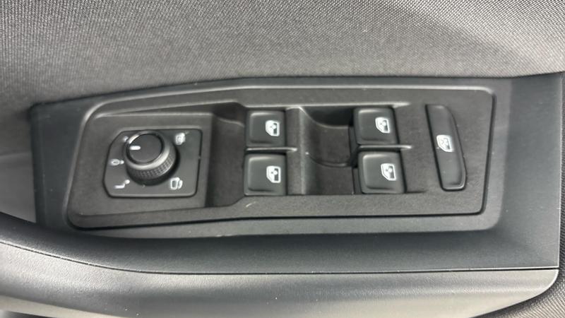 Used Volkswagen T-Roc 2025 for sale - 75604520: Photo 19