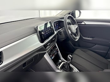 Used Volkswagen T-Roc 2025 for sale - 75604520: Photo